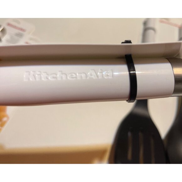 Kitchenaid White Slotted Turner BastingSpoon Euro Peeler Y-Peeler & Pizza Cutter - Picture 8 of 9